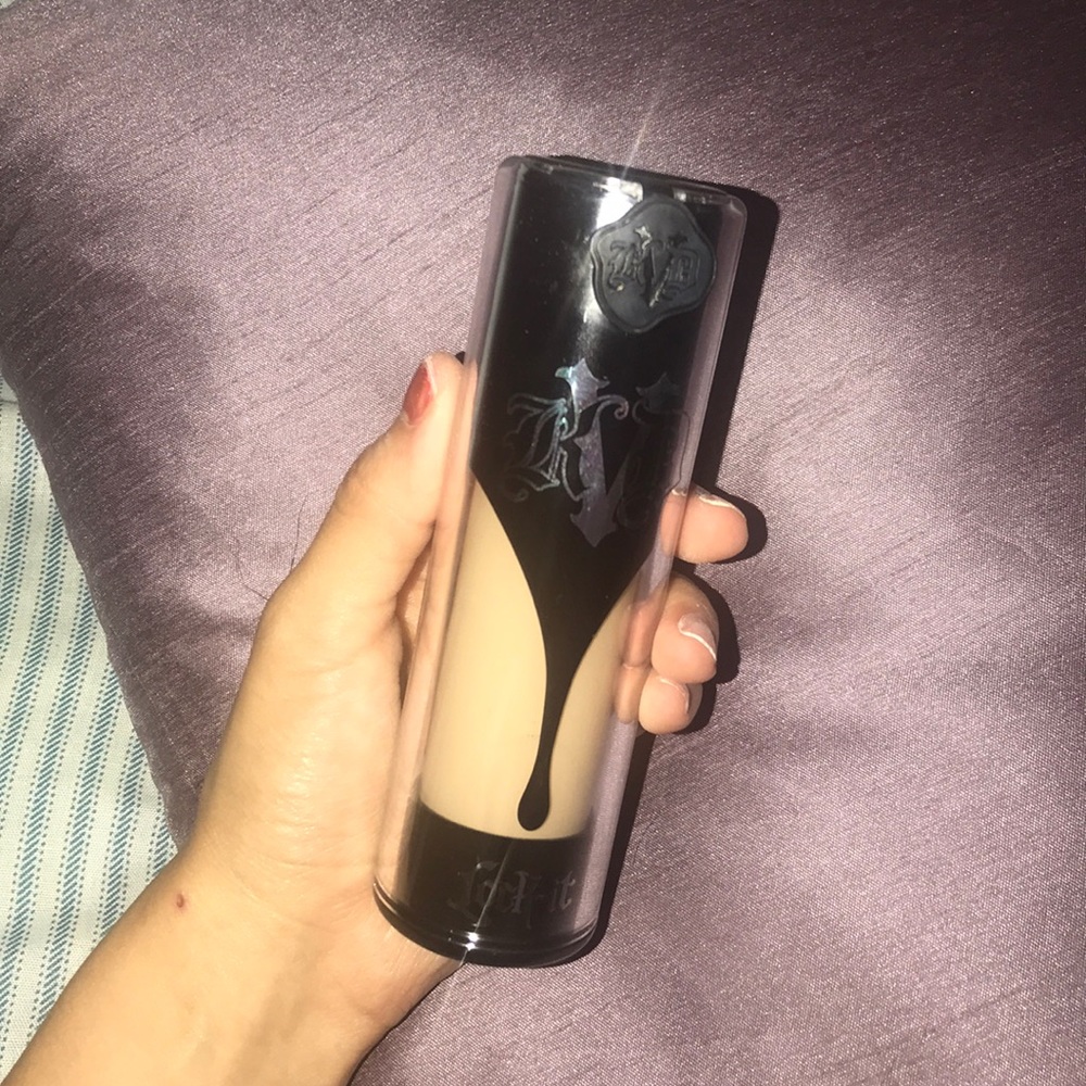KAT VON D foundation & concealer